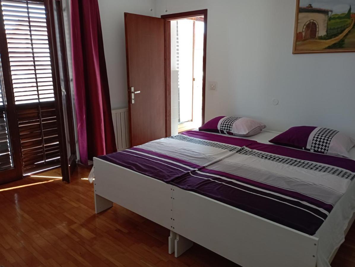 Apartment Mare 1 Novigrad  Екстер'єр фото