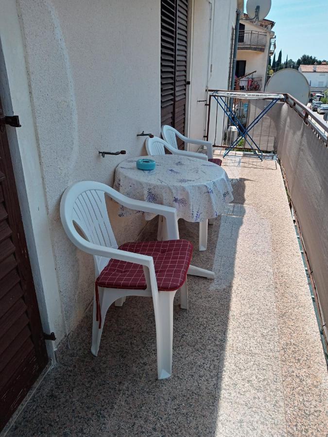 Apartment Mare 1 Novigrad  Екстер'єр фото
