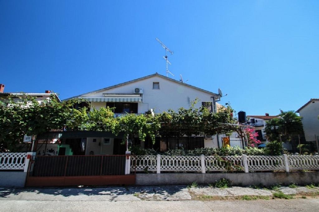 Apartment Mare 1 Novigrad  Екстер'єр фото
